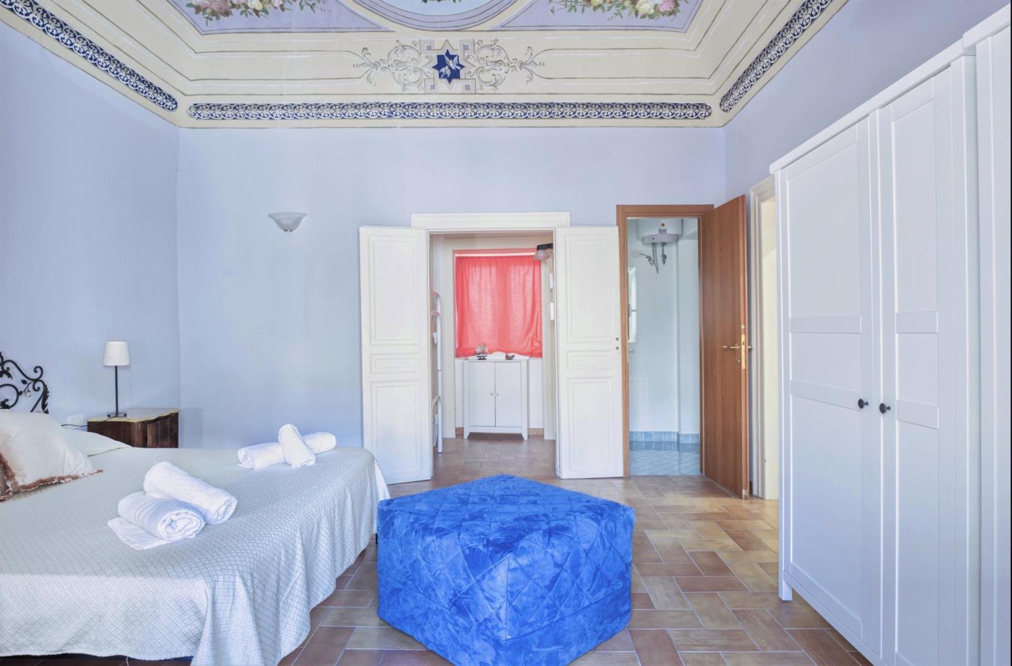 Porto Salvo Apartments - By Vacation Service チェファル 部屋 写真